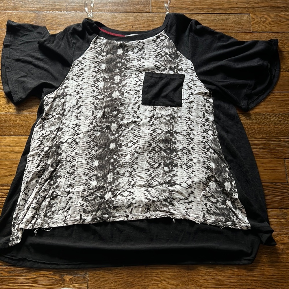 TAYLOR AND SAGE SNAKESKIN AND BLACK TOP, SIZE S